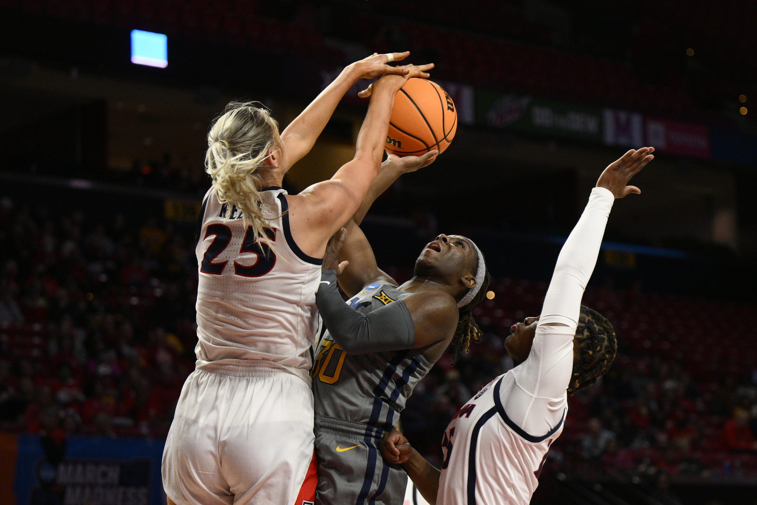 Arizona ends WVU's season with a 75-62 victory in first round of NCAA tournament